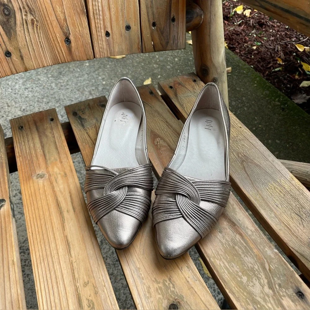 J. Jill Metallic Silver Leather Flats Womens Size 7.5 Pointed Toe Slip On